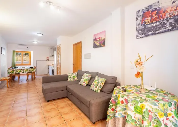 Santa Eulalia Апартаменти *